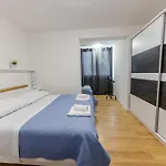 House Niko M With 6 Apartamento *