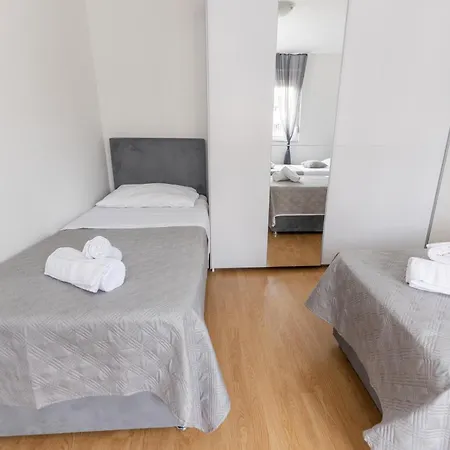 House Niko M With 6 スプリト