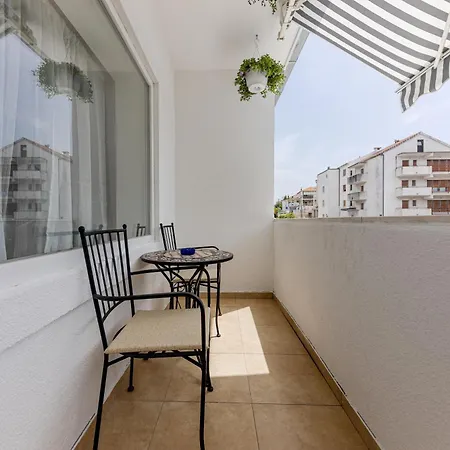 House Niko M With 6 * スプリト