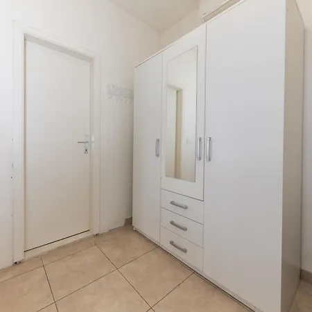 House Niko M With 6 Apartamento