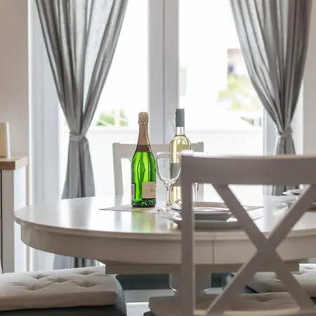 House Niko M With 6 Appartement Split