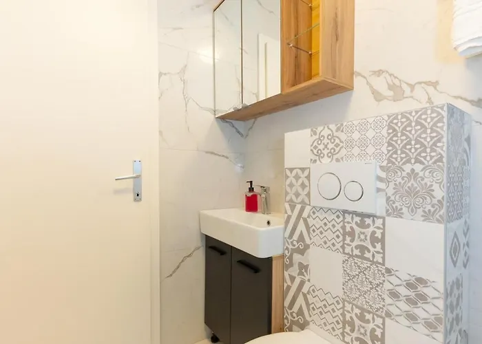 Apartament House Niko M With 6 Split