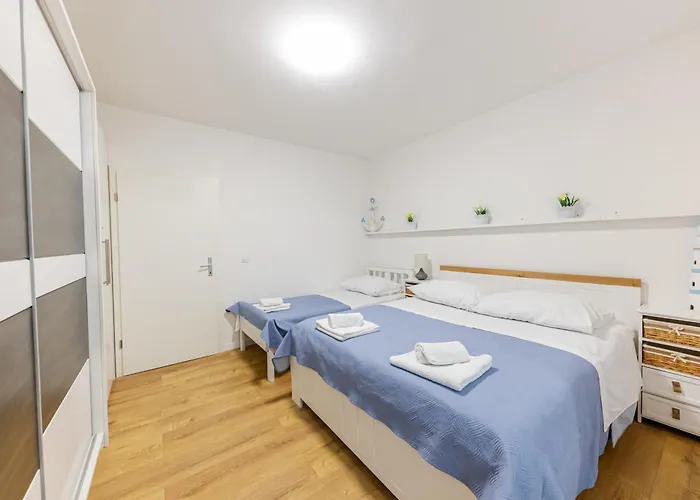 House Niko M With 6 Split