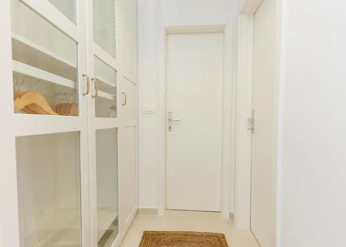 House Niko M With 6 * Split