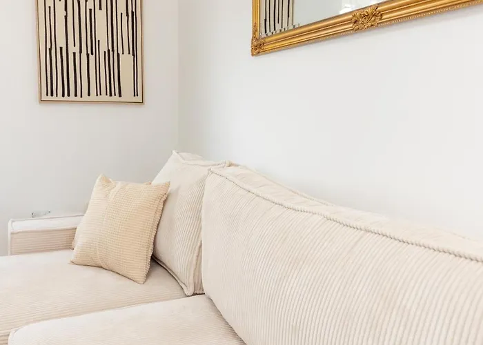 House Niko M With 6 Split