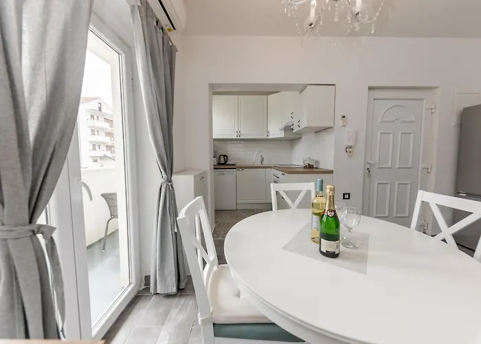 Apartament House Niko M With 6 *