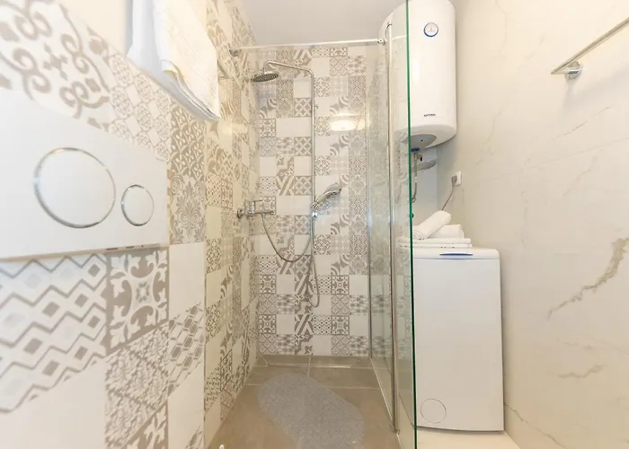 Apartament House Niko M With 6 Split