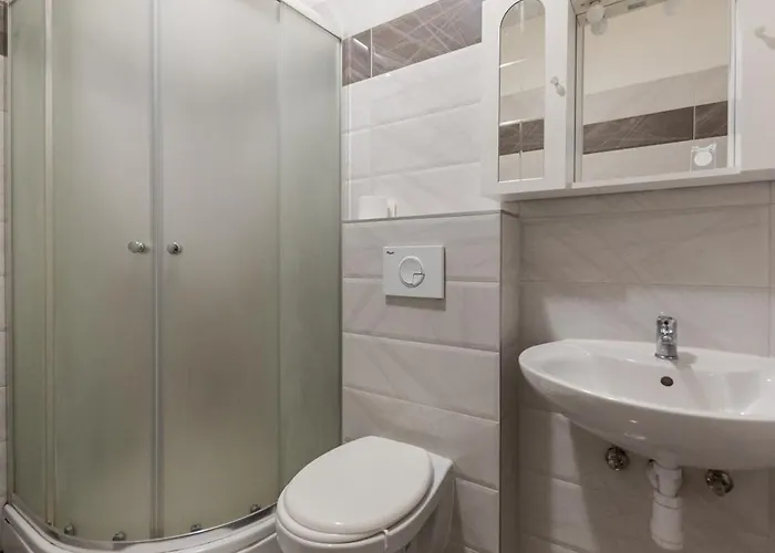 House Niko M With 6 Apartament *