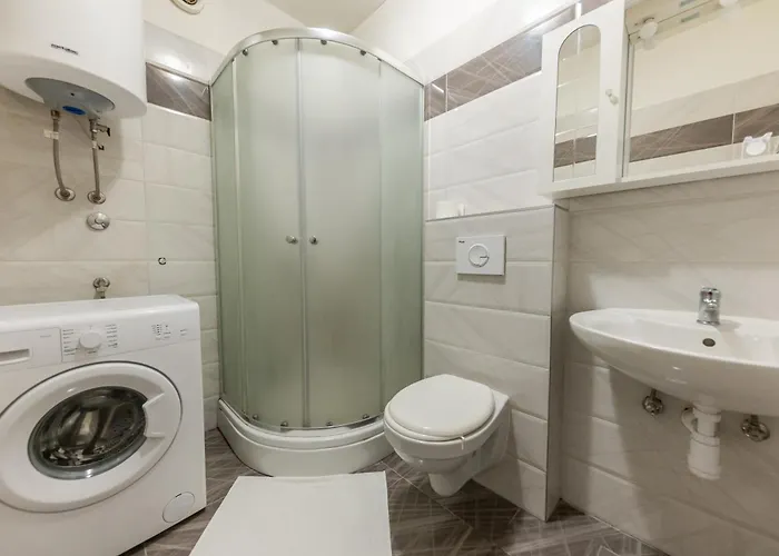 House Niko M With 6 *