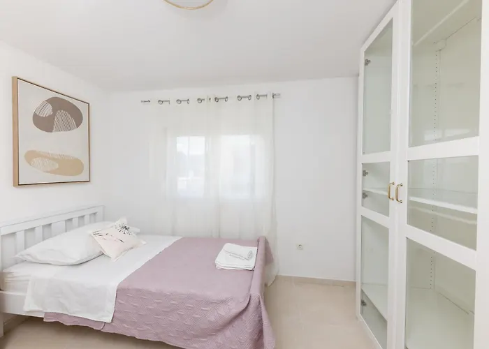 House Niko M With 6 Apartament