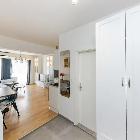 House Niko M With 6 Split