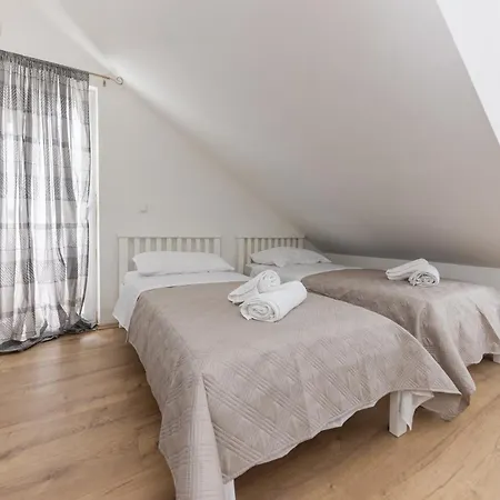 Apartman House Niko M With 6 Split