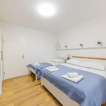 House Niko M With 6 Split