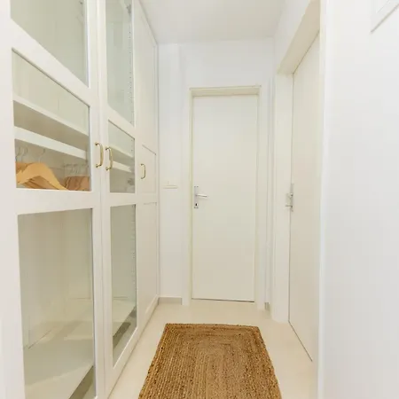 House Niko M With 6 * Split