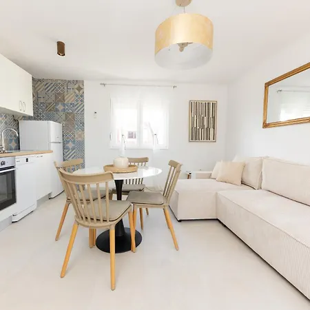 House Niko M With 6 Split